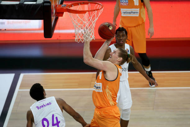 据上仅有1 据上仅有1